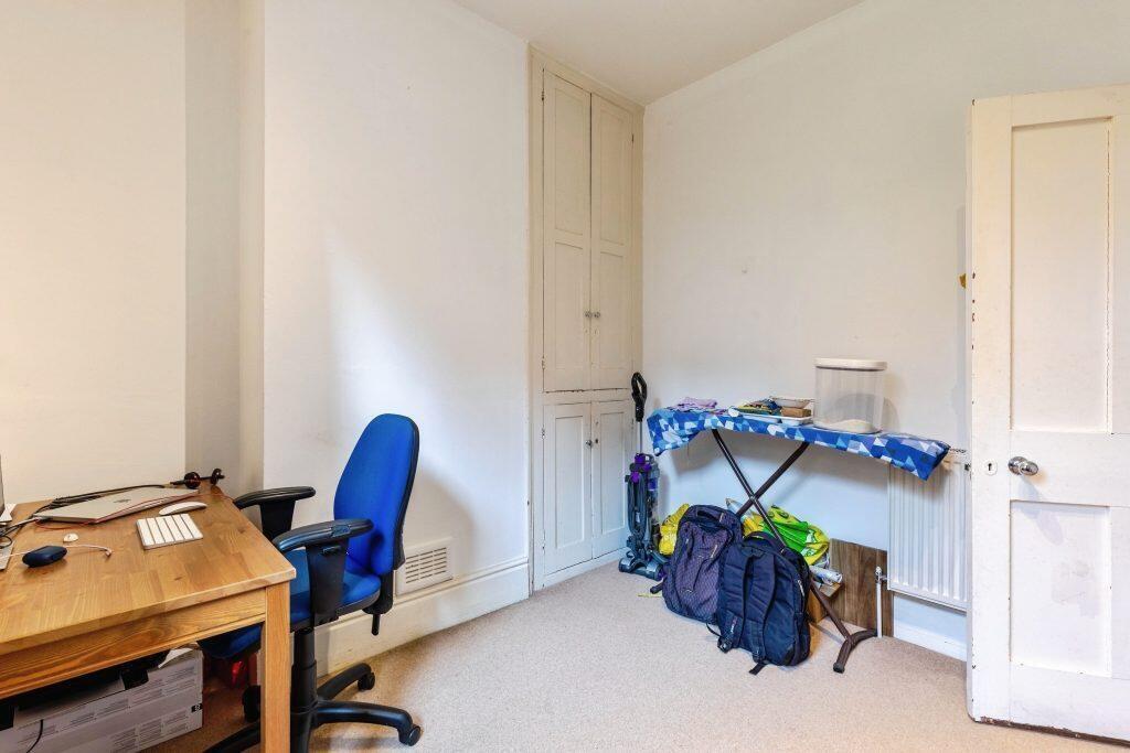 Apartment in Warwick, Royal Leamington Spa - View 4