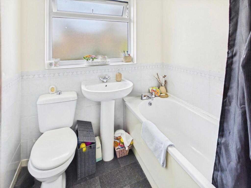 House in Eastleigh, Old Netley, Bursledon - View 5