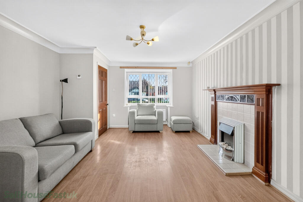 Cheltenham Crescent, Roby, Knowsley photo 2