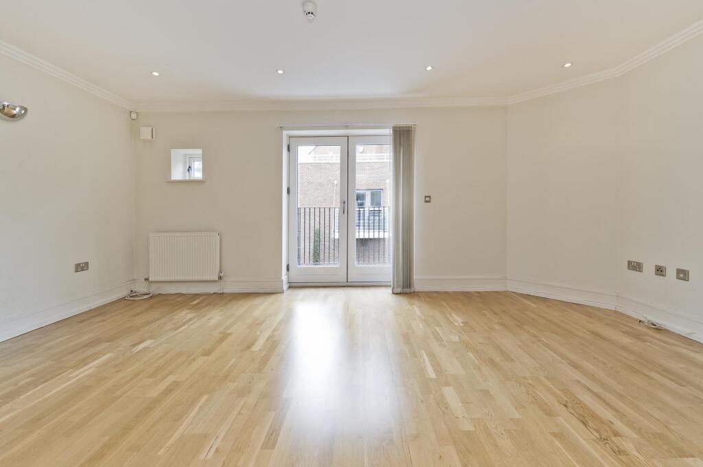 House in Twickenham - View 3