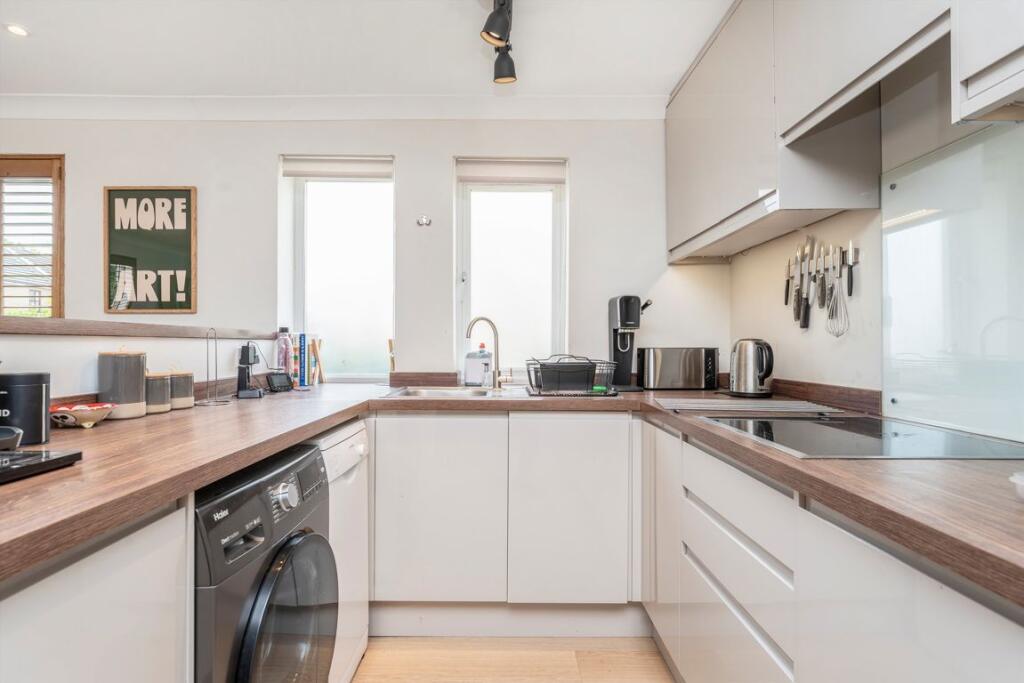 Apartment in London, St. George in the East, Wapping - View 2