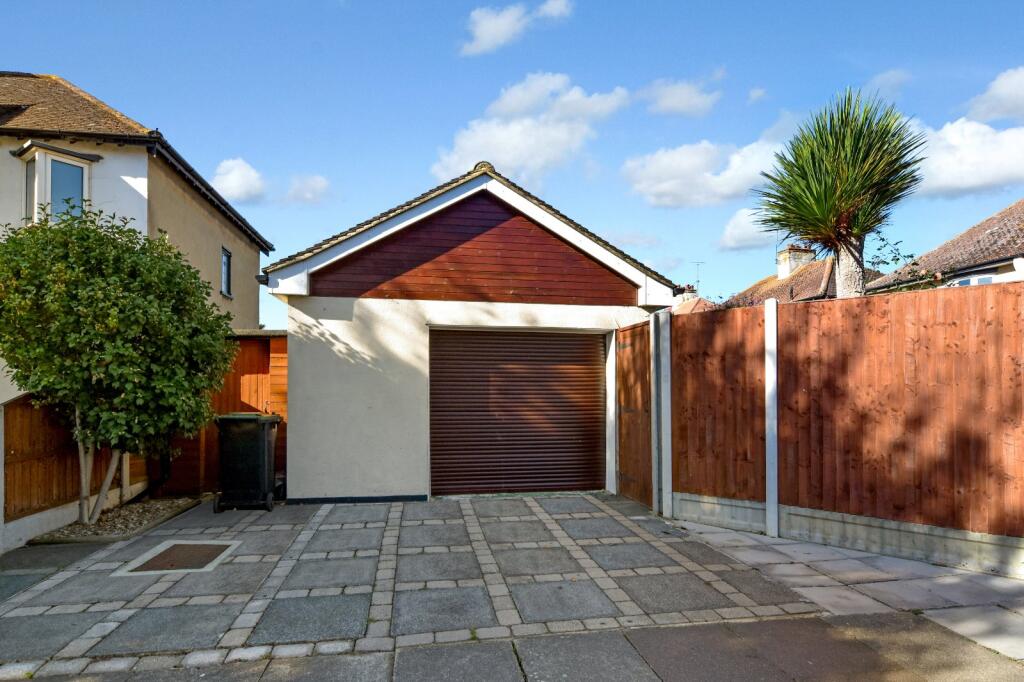 Caulfield Road, Shoeburyness, Essex, SS3 photo 2