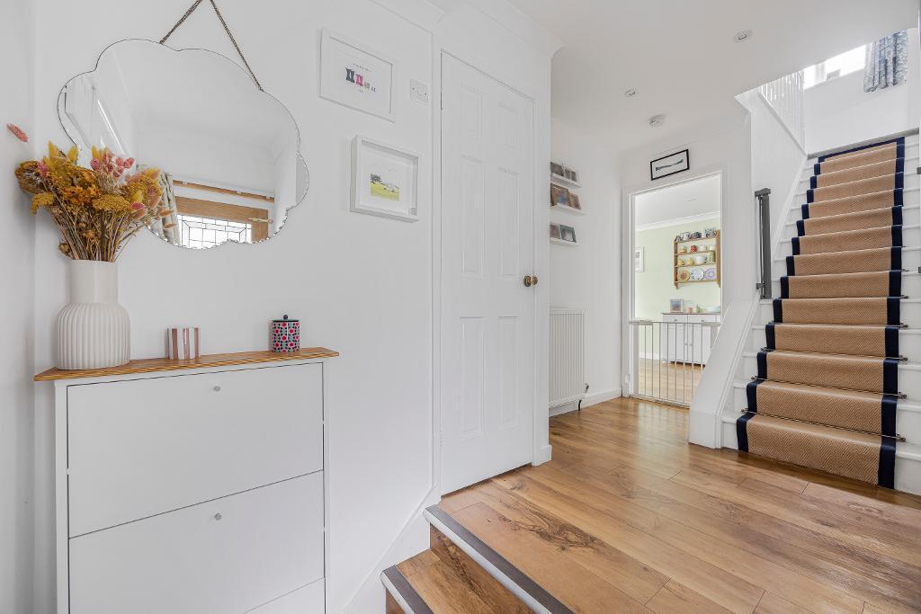 Beechwood Rise, Dursley, GL11 4HA photo 3