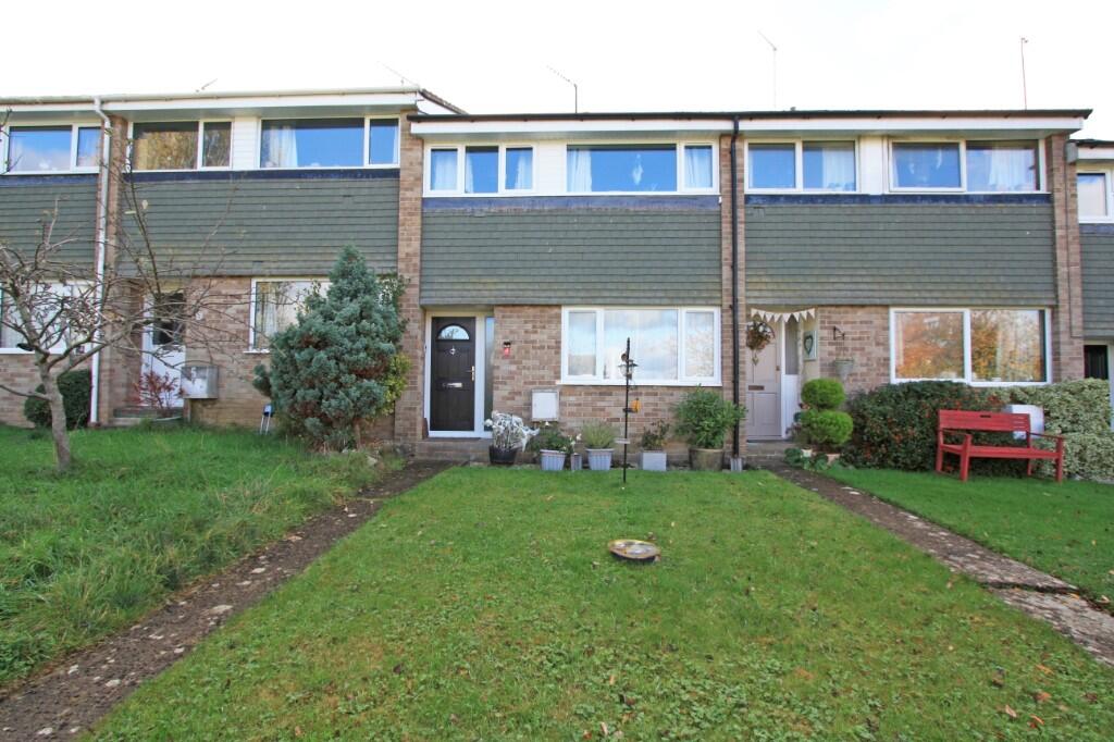3-bed terraced on Windrush, Highworth, £247,950