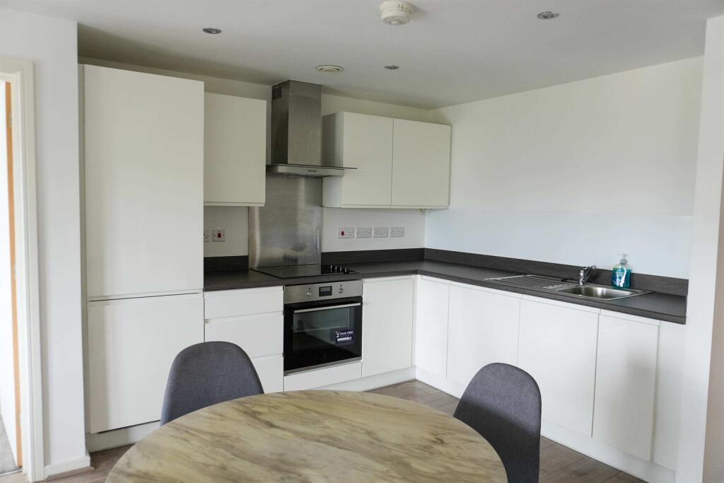 Apartment in Manchester - More