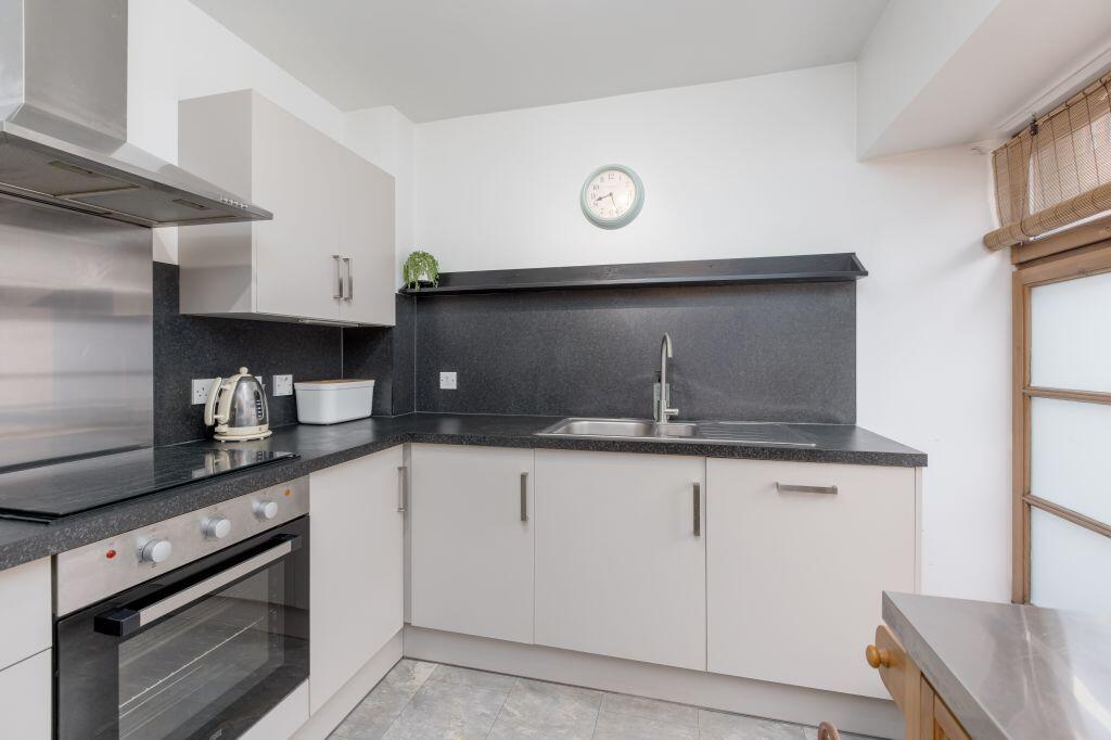 Apartment in Edinburgh, The Shore, Leith Harbour & Newhaven - More