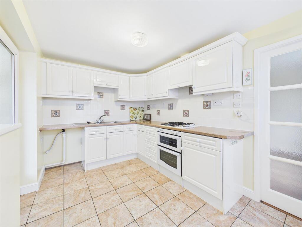 Trentham Close, Bridlington photo 2
