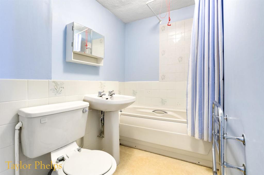 Hartfield Court, Ware - Extended 155 Year Lease photo 4