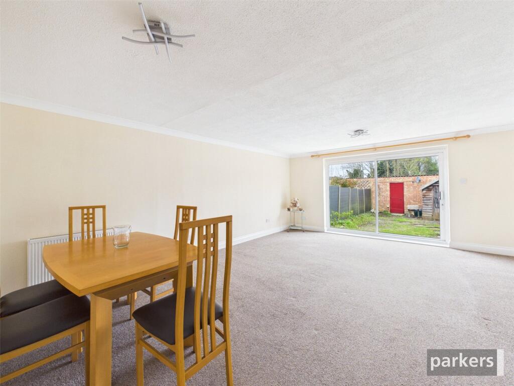 Luscombe Close, Caversham, Reading, Berkshire, RG4 photo 4