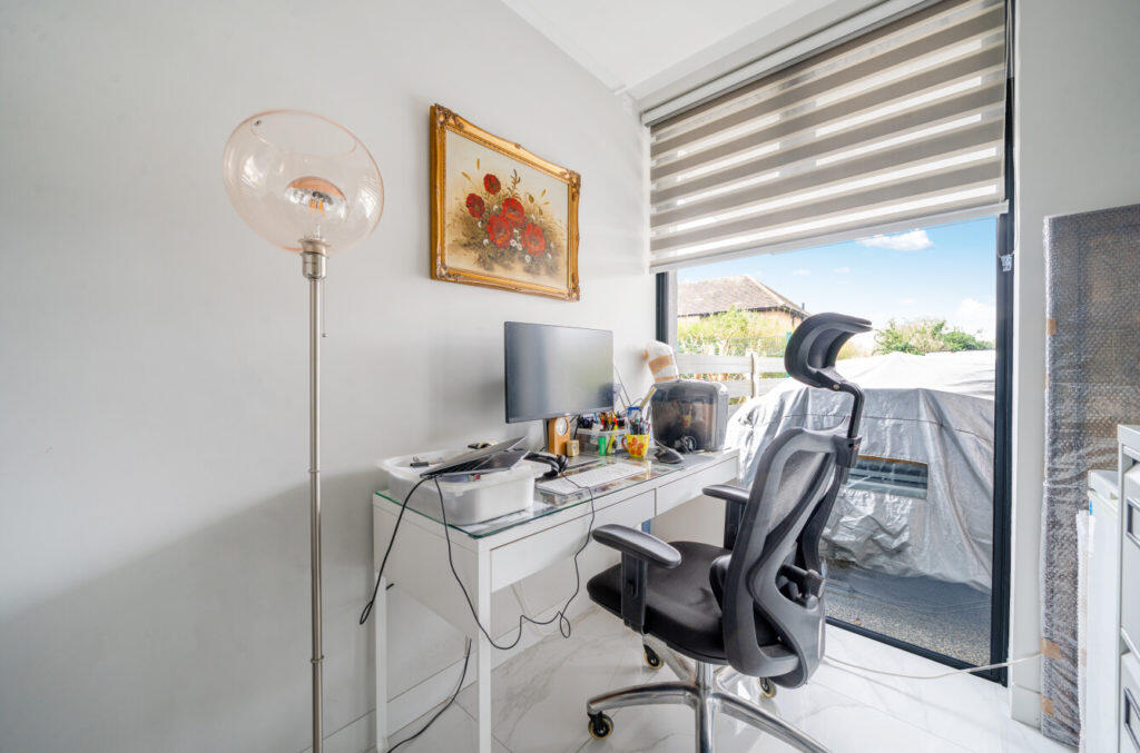 House in London - View 5