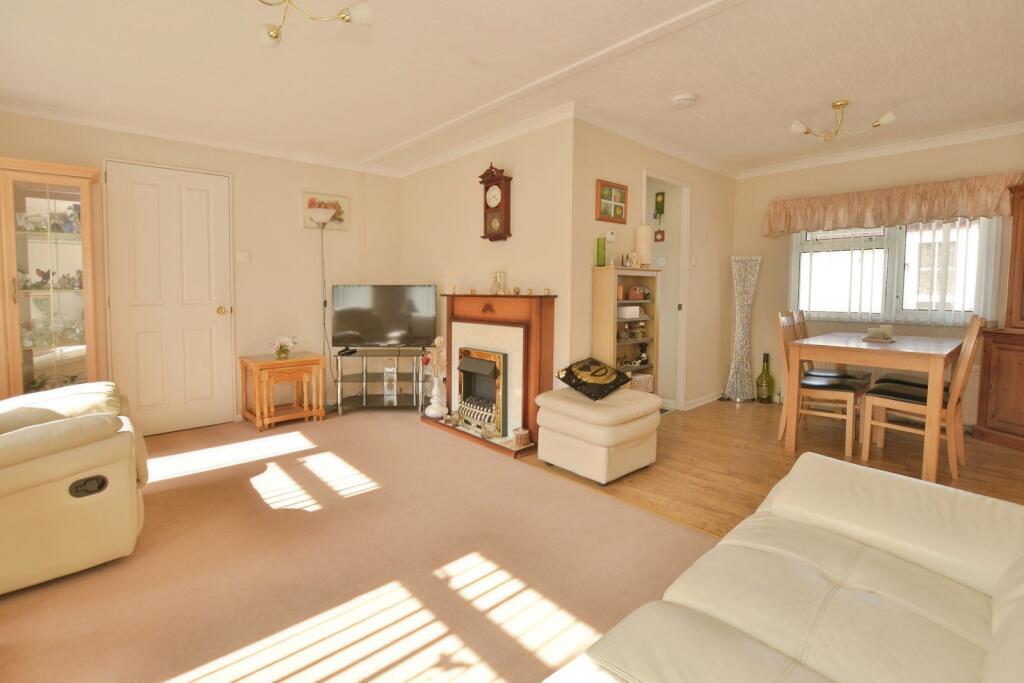 Longbeech Park, Canterbury Road, Charing, Ashford, TN27 photo 4