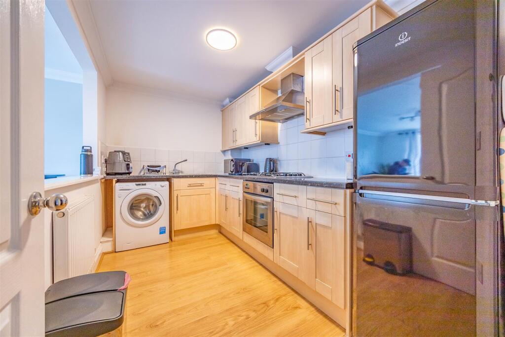 Apartment in Southend-on-Sea, Leigh-on-Sea - View 4