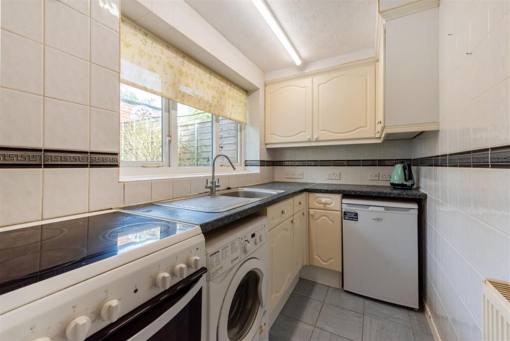 House in Basingstoke and Deane, Mill Springs, Whitchurch - View 5