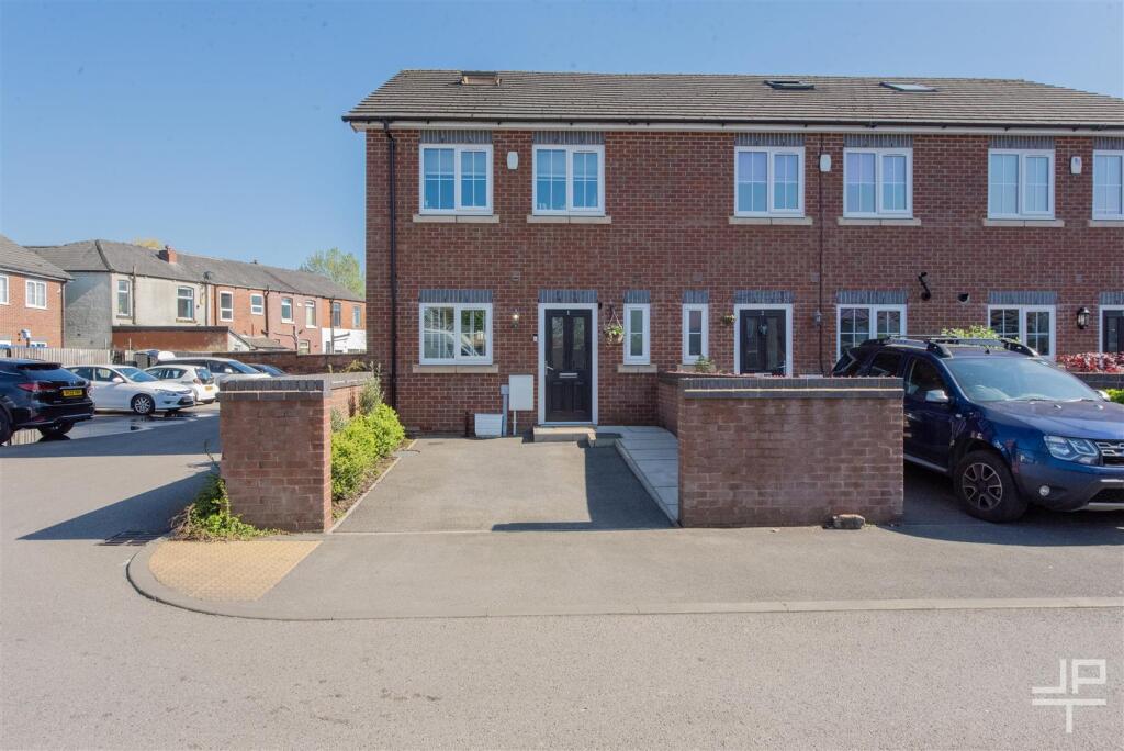 Main image of property: Trinity Place, Leigh, Greater Manchester, WN7 5SL