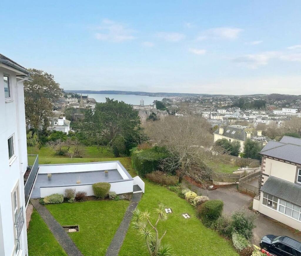 Apartment in Torquay - View 2