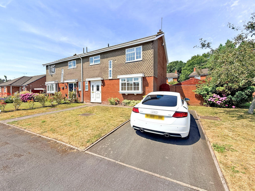 3-bed semi-detached on Somerford Close, Cheslyn Hay, £260,000