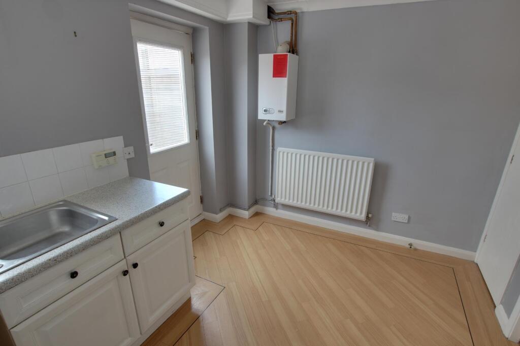 House in Hull - View 4