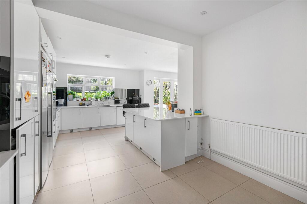House in London, Friern Barnet - View 5