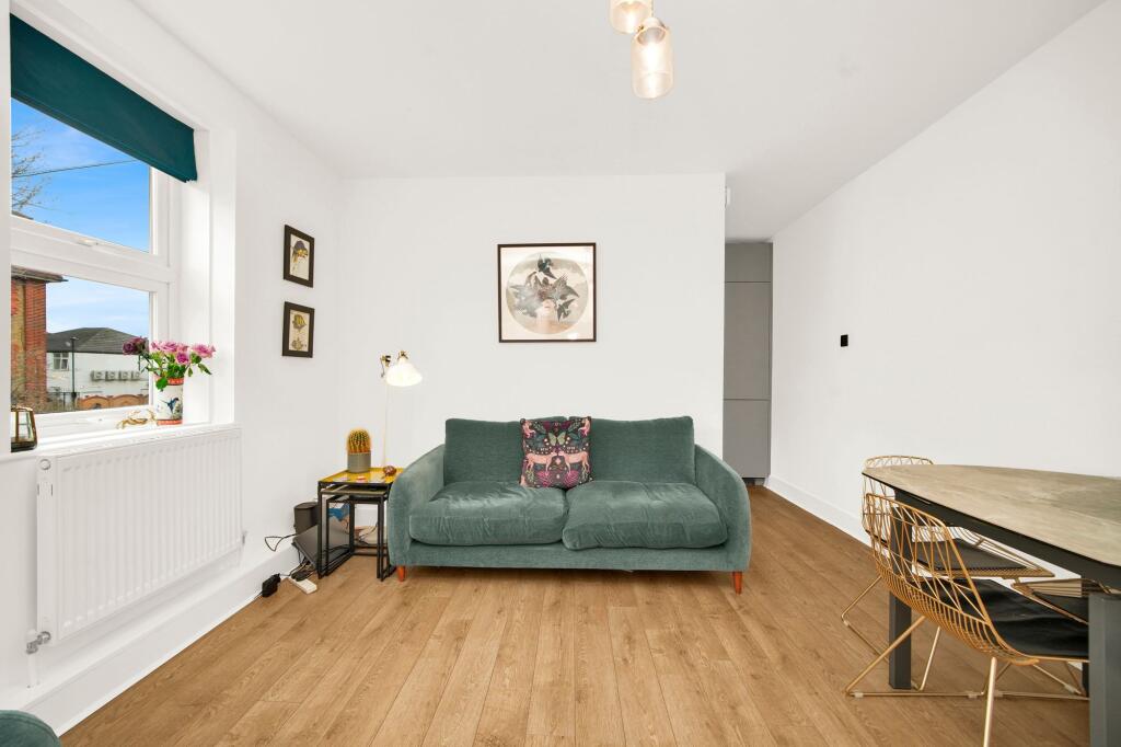 Apartment in London, Mill Meads, West Ham - View 6