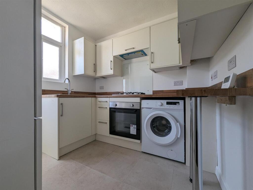 Apartment in London - View 3