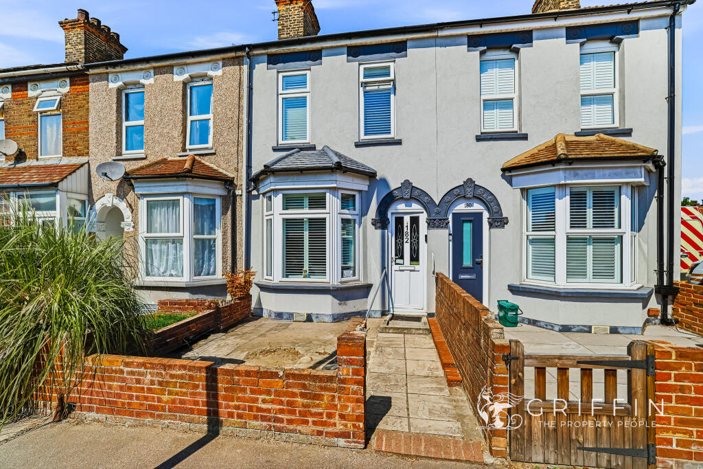 Main image of property: London Road, Grays, RM17