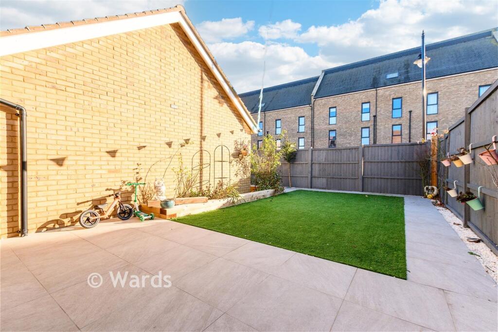 House in Strood, Temple Wharf, Medway - View 4