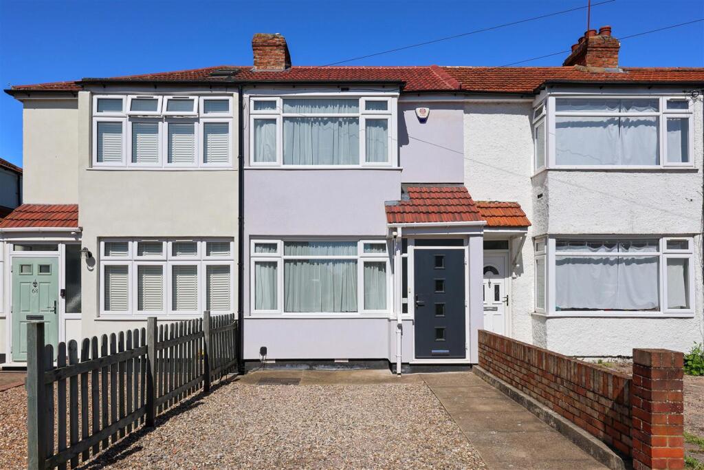 2-bed terraced on Lynhurst Road, Hillingdon, UB10, £400,000