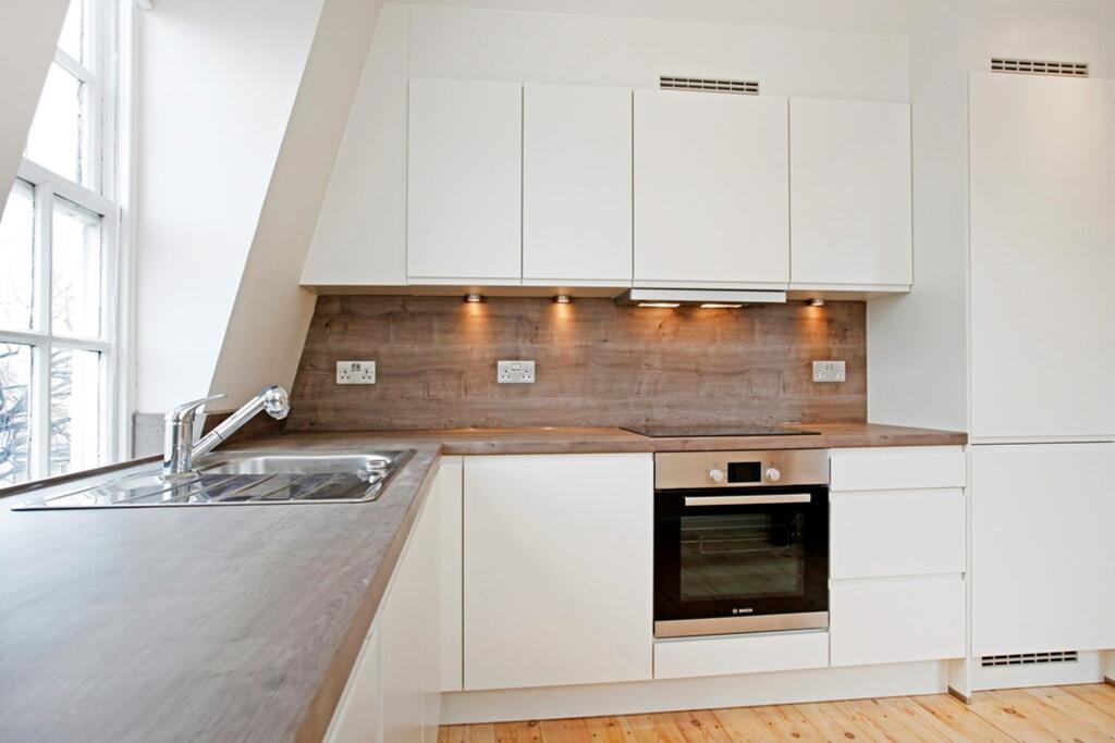 Main image of property: 17A Brent House Brenthouse Road