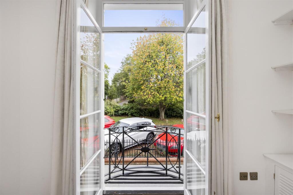 Apartment in Brighton - More