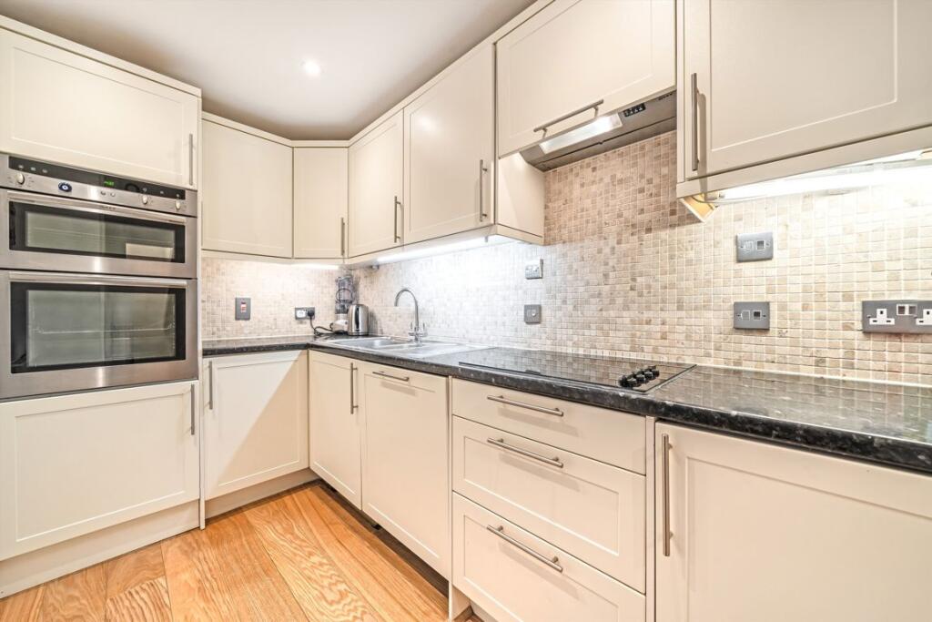 House in London - View 5