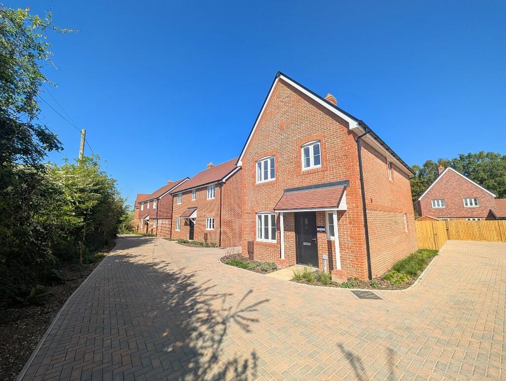 Main image of property: Barnham Road,
Eastergate,
PO20 3RT