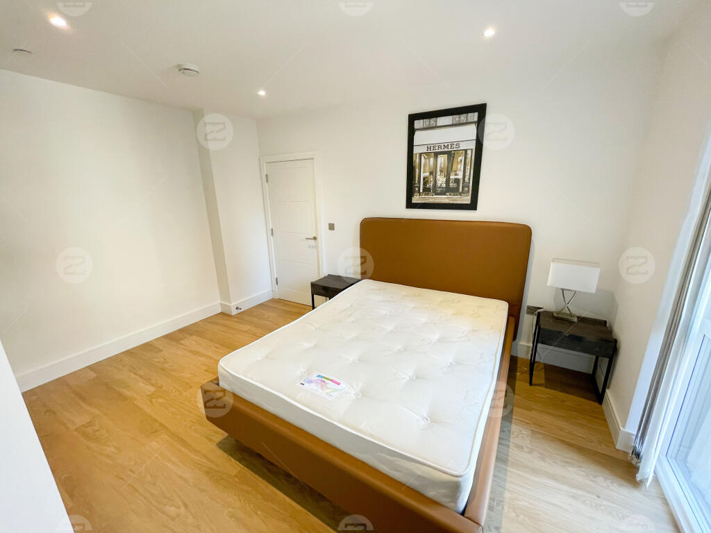 Apartment in Birmingham, West Midlands - View 5