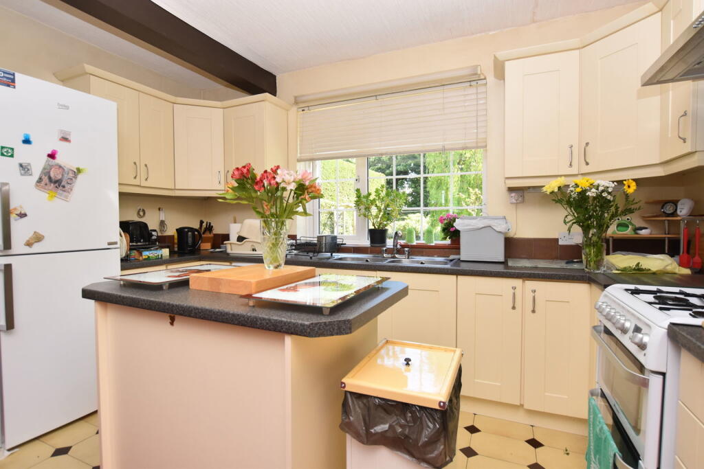 House in Wirral, Liverpool City Region - View 6