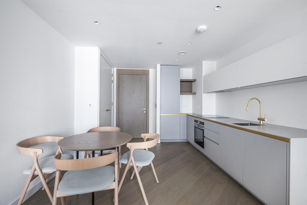 Apartment in London - View 3