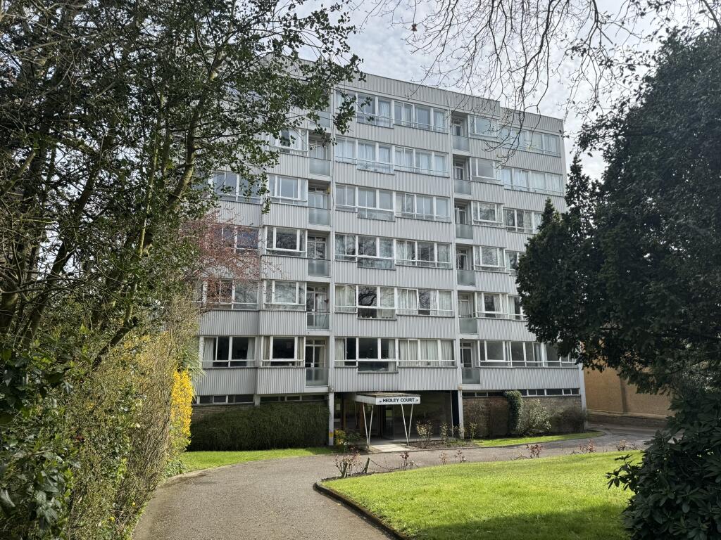 Main image of property: FLAT 12 HEDLEY COURT, 67 PUTNEY HILL, LONDON