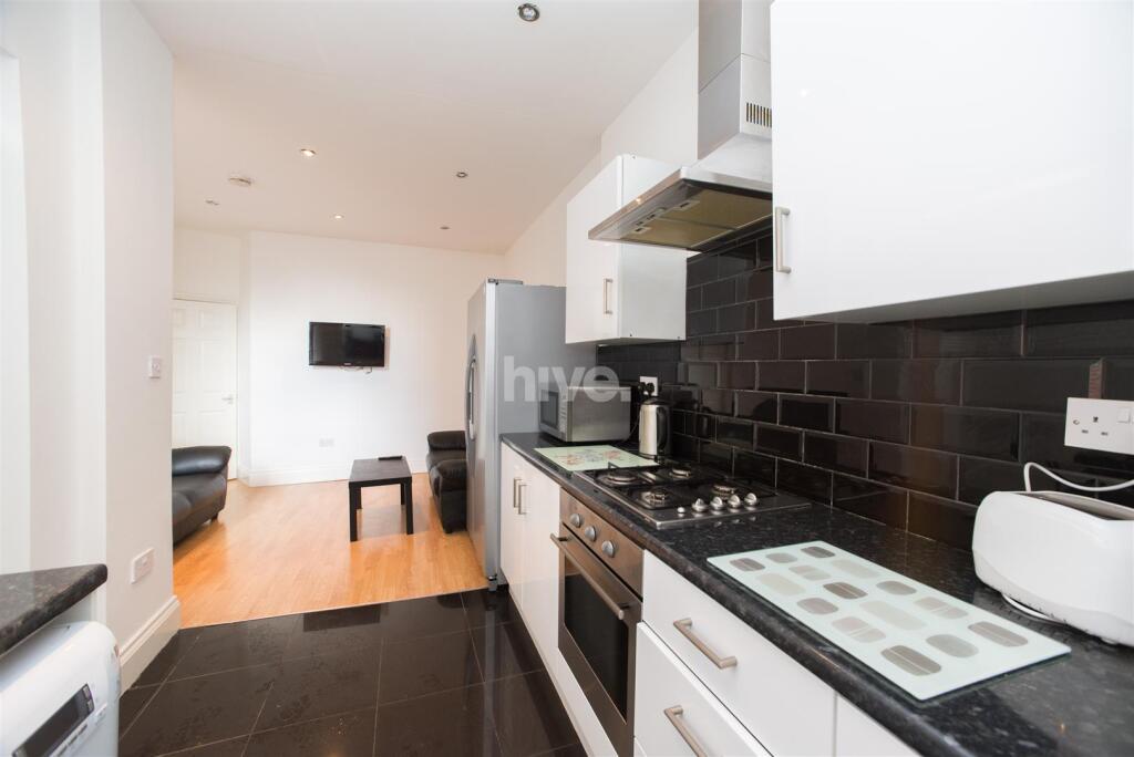 3 bedroom flat for rent