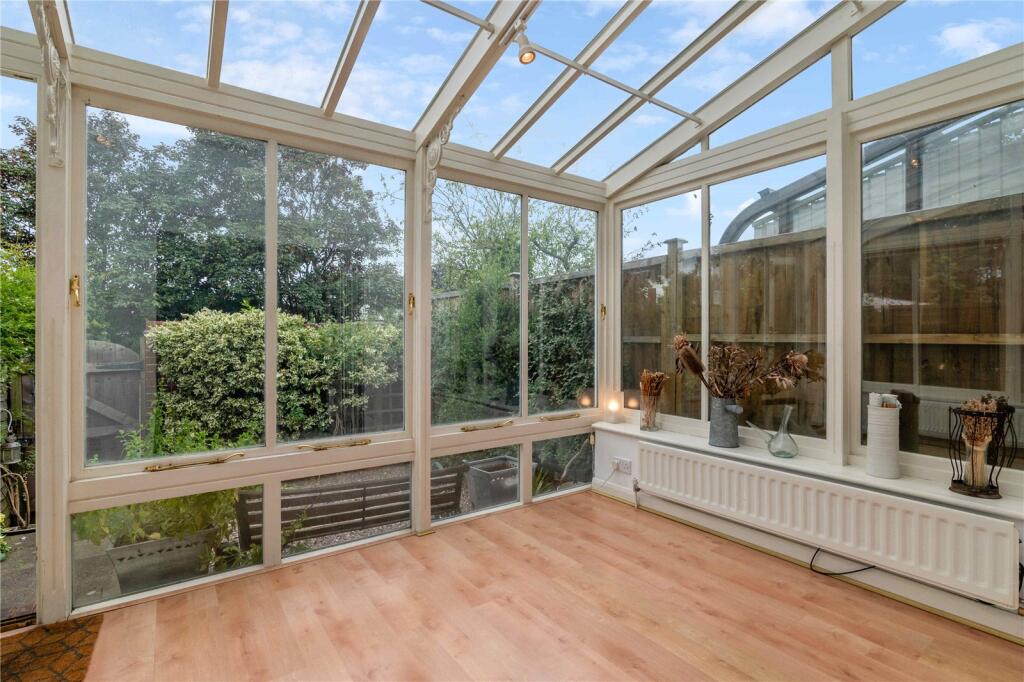 Main image of property: Linnet Mews, London, SW12