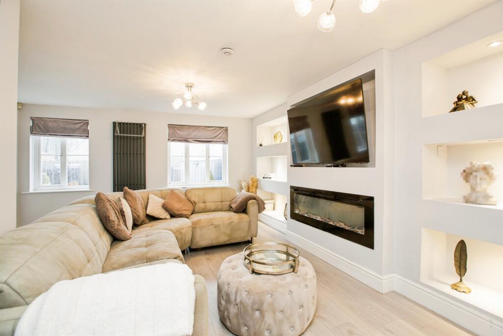 House in Calderdale, Upper Brockholes - View 4