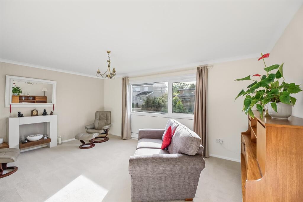 House in Motherwell - More