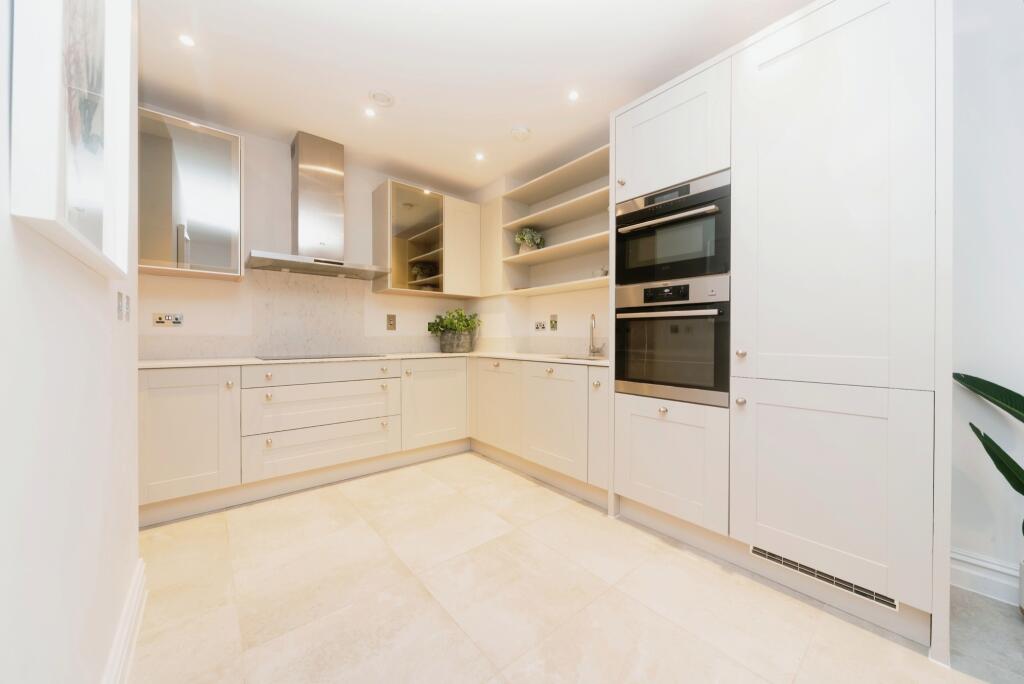 House in Mole Valley, Surrey - View 5