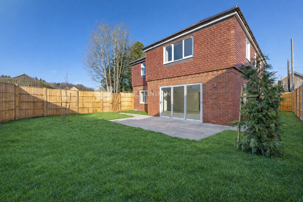 Blacksmiths Lodge, Lindford, Hampshire, GU35 photo 4