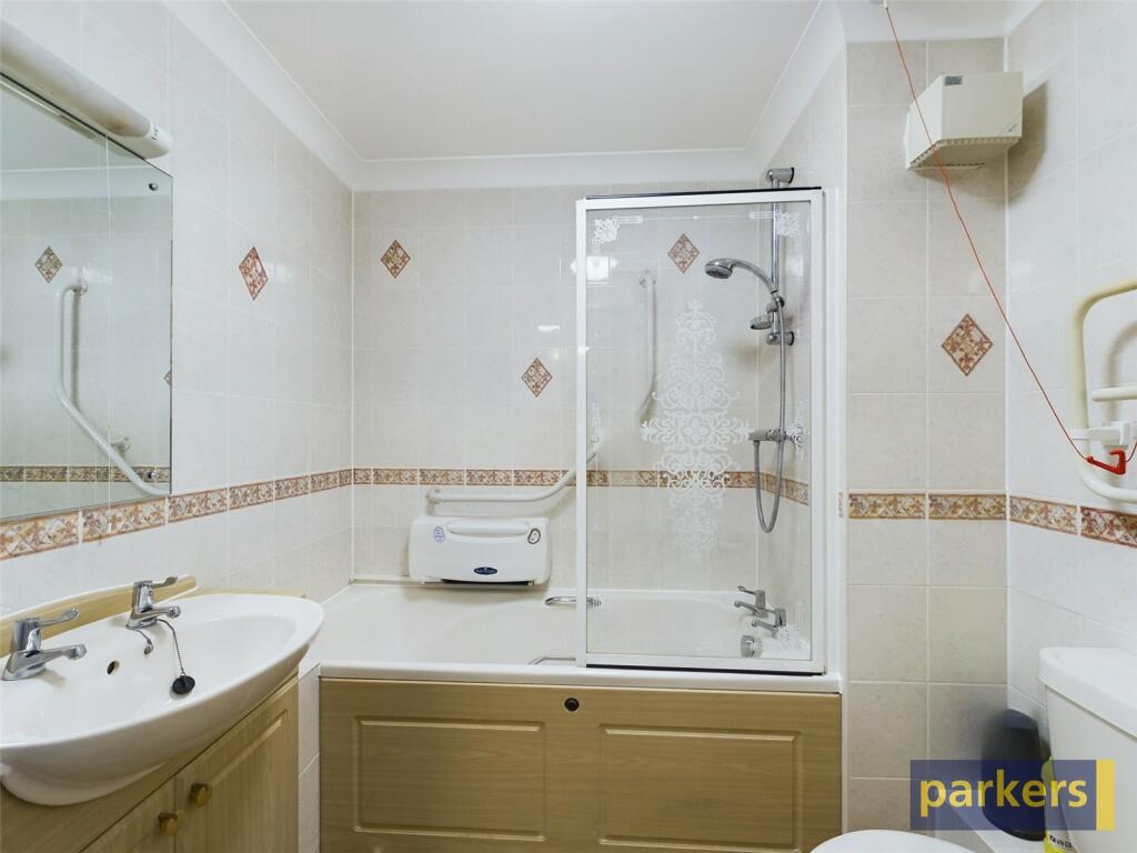 Apartment in Winnersh, Wokingham - More
