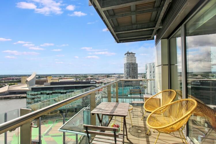 Apartment in Salford, MediaCityUK - View 2