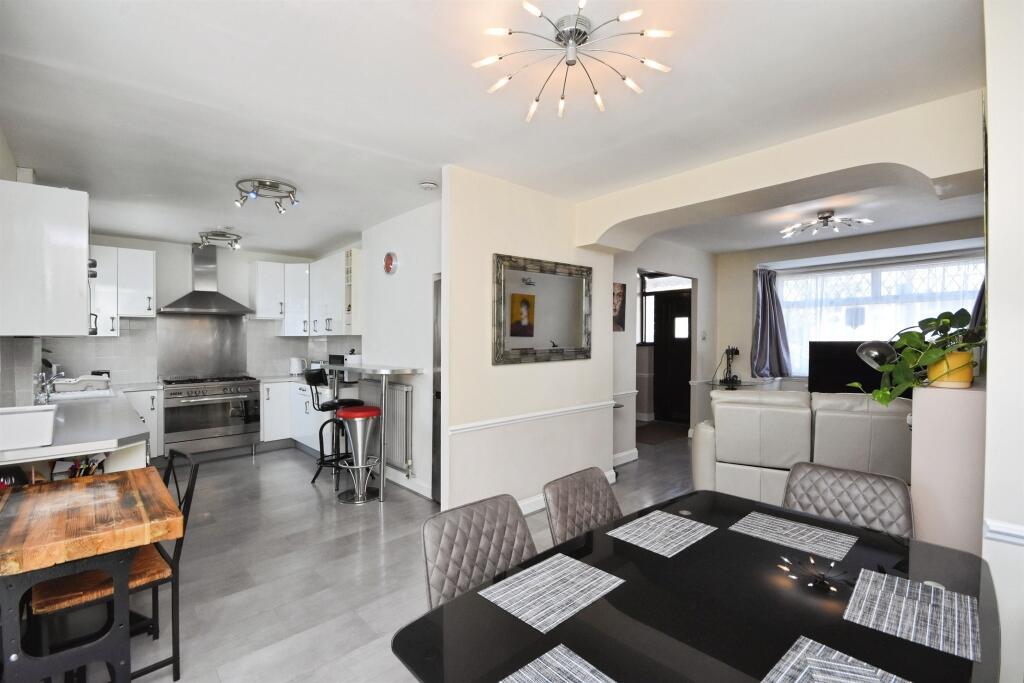 House in Romford - View 2