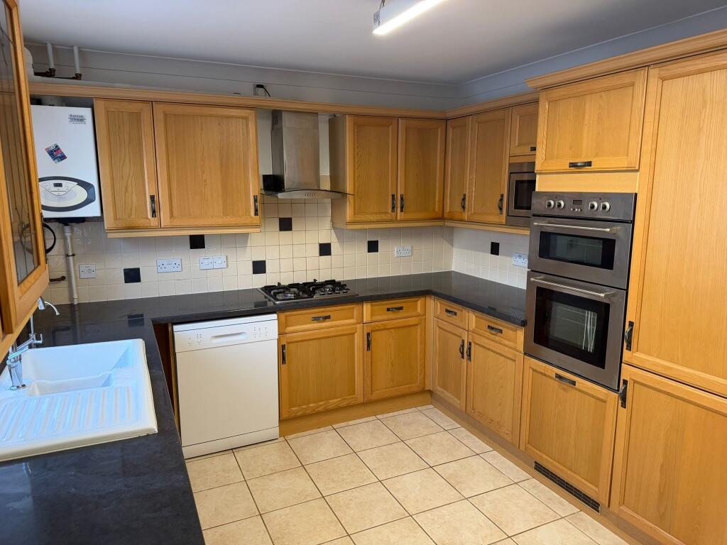 House in Eastbourne, East Sussex - View 3
