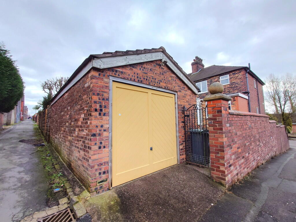 Moorland Road, Burslem, Stoke-on-Trent photo 2