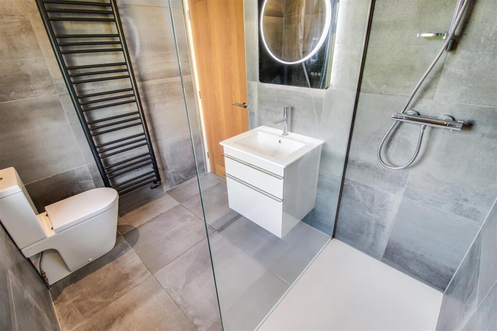 House in Wakefield - View 4