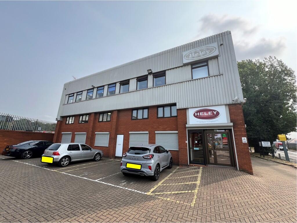 Main image of property: Office 13 Trafalgar House, 712 London Road, Grays, Essex, RM20 3JT