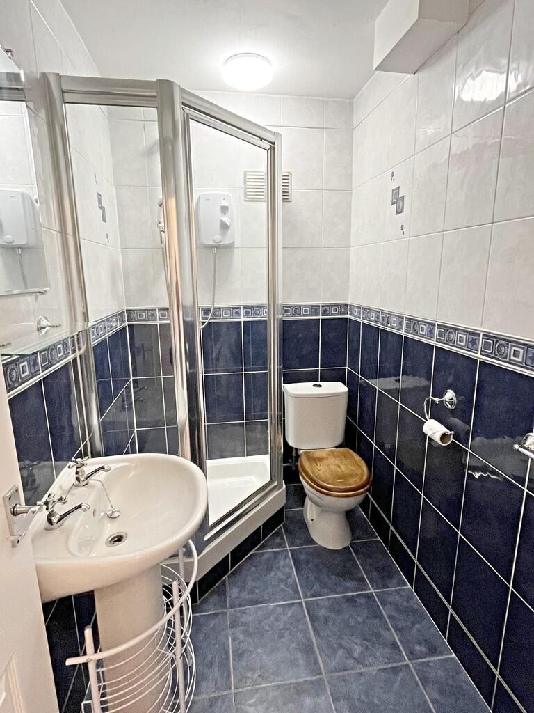 Apartment in Nottingham, Carrington - View 5