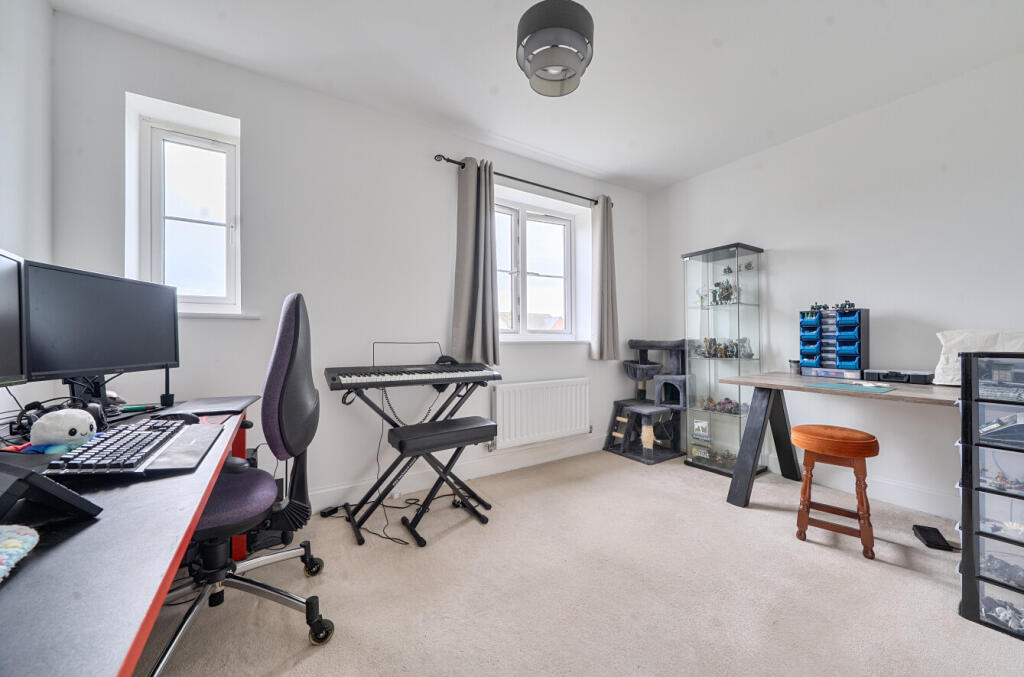 Apartment in Chichester, Tangmere - More
